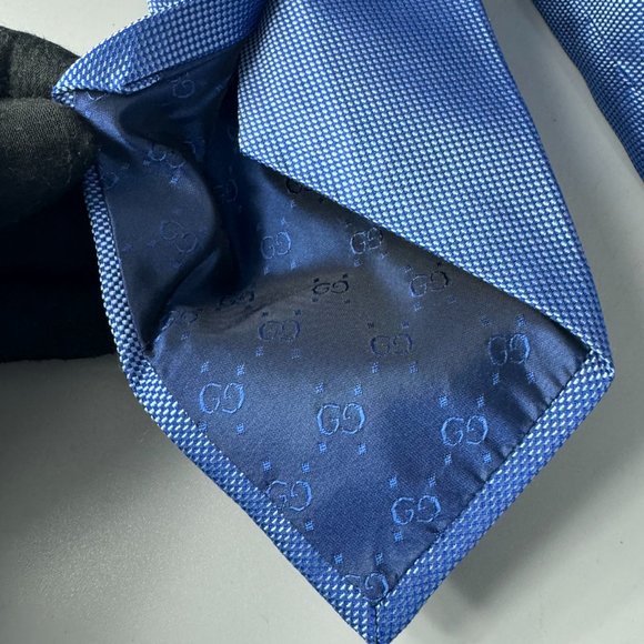 Authentic Gucci 100% Silk Blue Tie - Picture 11 of 12
